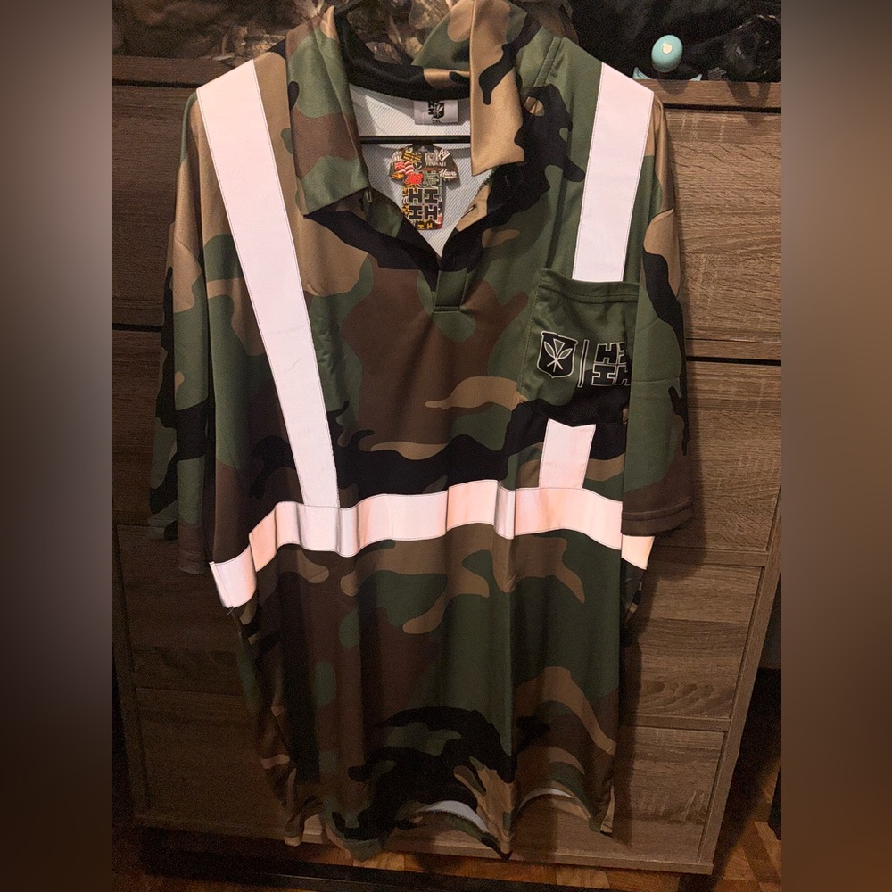 HAWAIIS FINEST CAMO REFLECTOR GOLF SHIRT